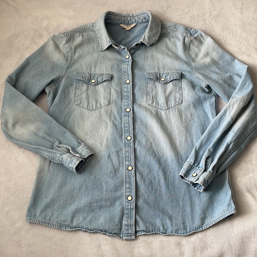 Harlow Light Denim Long Sleeve Shirt - Fits Small - Picture 6 of 9